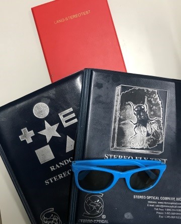 写真：両眼視・網膜対応検査