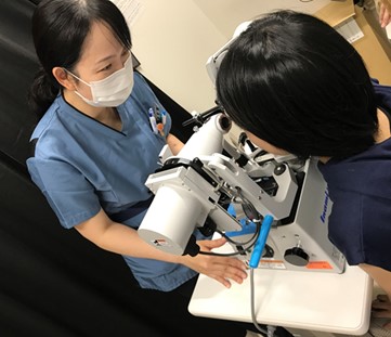 写真：両眼視・網膜対応検査